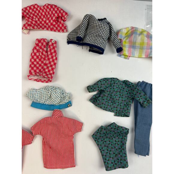 1960s Barbie & Ken Lot: Bubblecut, Flocked Ken, Wardrobe Case, Tagged Ken - Picture 6 of 16